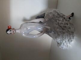 Porcelanowa tancerka 2
