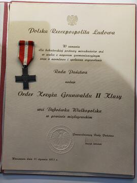 Akt nadania Orderu Krzyża Grunwaldu II Klasy wsi Dąbrówka Wielkopolska