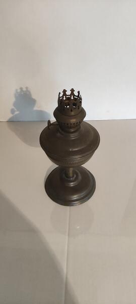 Lampa naftowa stołowa