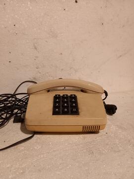 Telefon na korbkę