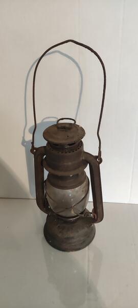 Lampa naftowa przenośna