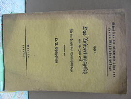 A. Philipsborn, Das Aufwertungsgesetz vom 16. Juli 1925, Berlin 1925