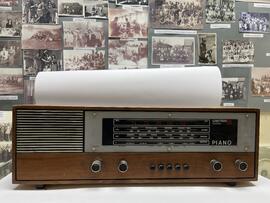 Radio DML-305 25501 Piano